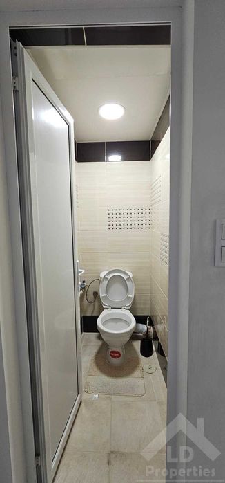 Дава се под наем Тристаен апартамент в Варна, Център - 80 кв.м за 698.19 € - Снимка #10