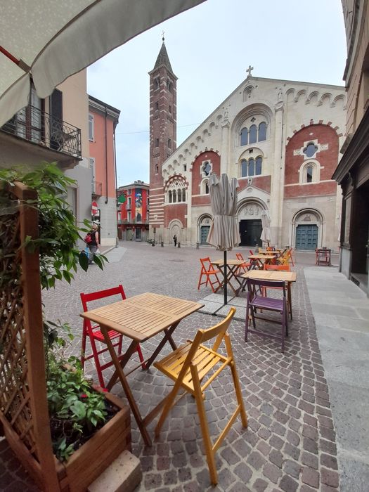 Дава се под наем Тристаен апартамент в Пловдив, Каменица 1 - 98 кв.м за 58000 € - Снимка #1