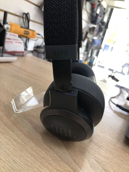 наушники JBL  live 660NC а 4
