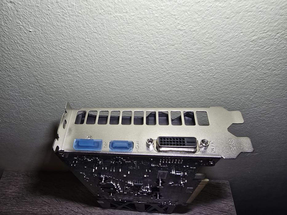 Placă video RTX 3050 Inno3D cu cablu HD