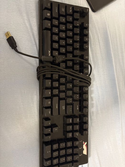 Vănd tastatura de gaming