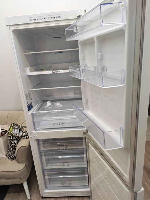 Холодильник Samsung RB30A30N0WW