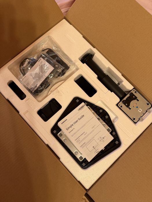 Монитор Samsung Ogyssey G6 OLED 2K