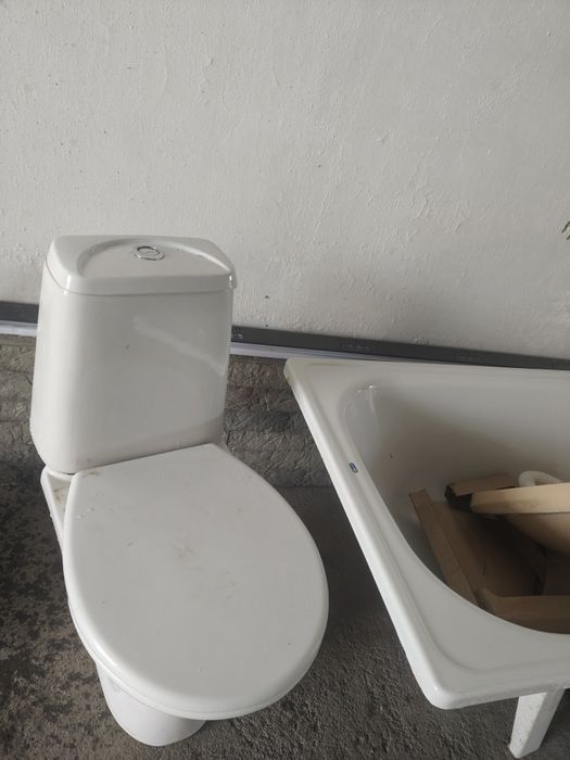 Унитаз,ванна,умывальник