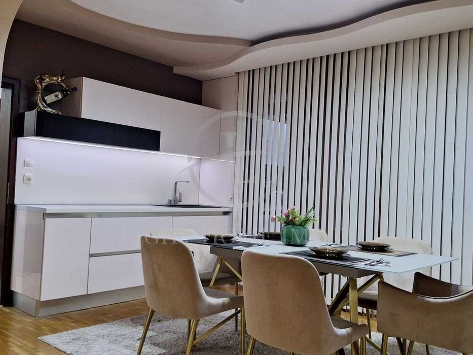 Продава се Тристаен апартамент в Пловдив, Гагарин - 93 кв.м за 1818 €/кв.м - Снимка #2