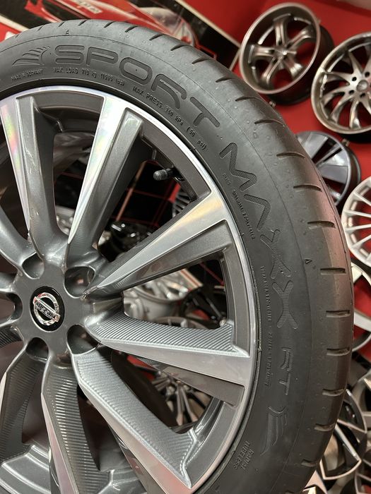 Джанти с Гуми 19 Цола 5х114.3 Nissan Qashqai Juke Renault Гуми 225/45/19 Dunlop