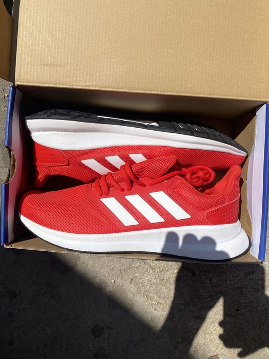 Чисто нови, но без кутия