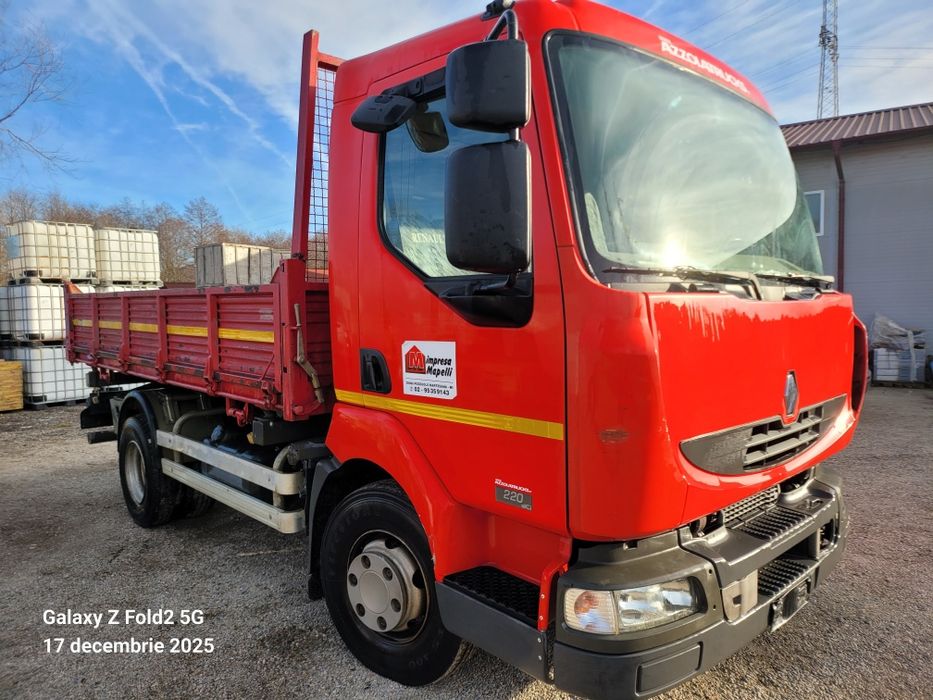 Renault Trucks Midlum an 2006 Basculabil 3 parti  pe cutie