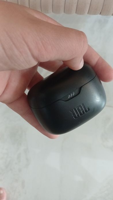 Беспроводные наушники JBL