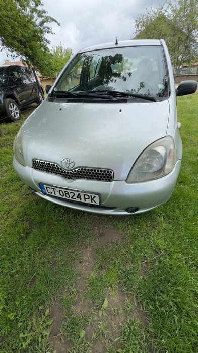 Автомобил Тойота Ярис