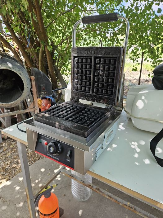 Гофретник тип швейцарска вафла на ток професионален  втора употреба