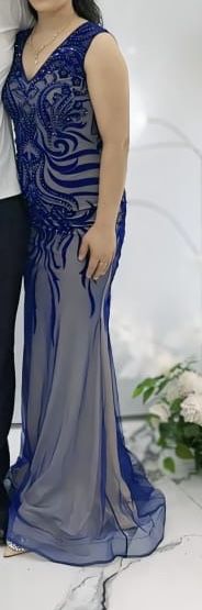 Продам вечерние платья