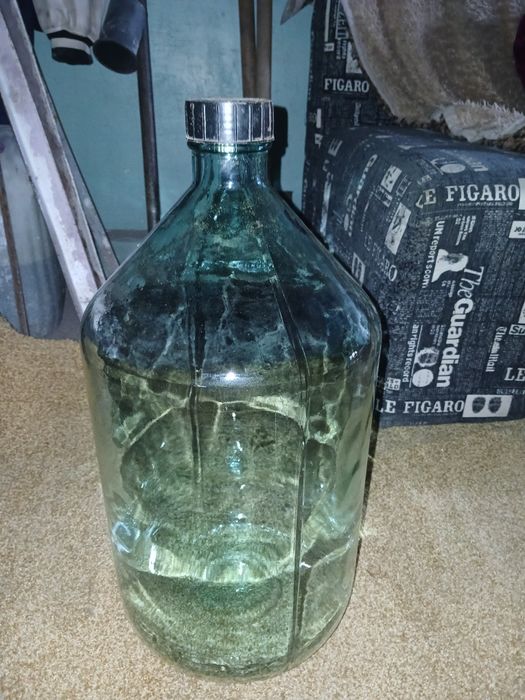 Продам банку 20 литр