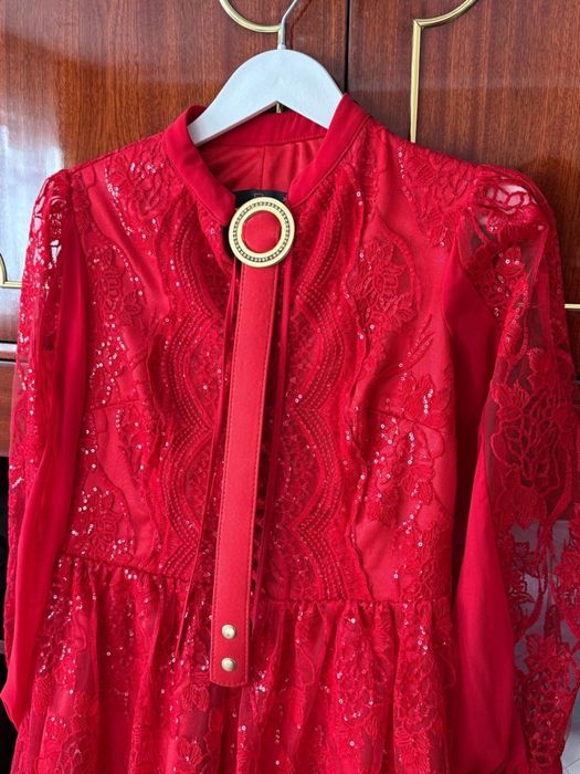 Платье нарядное 36 р