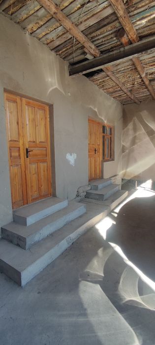 ШАХАРДА Полвон оши енида ховли сотилади 6 сотик 4 хона, подвали бн