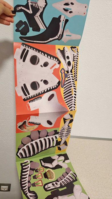 В музея на динозаврите - прочети и сглоби