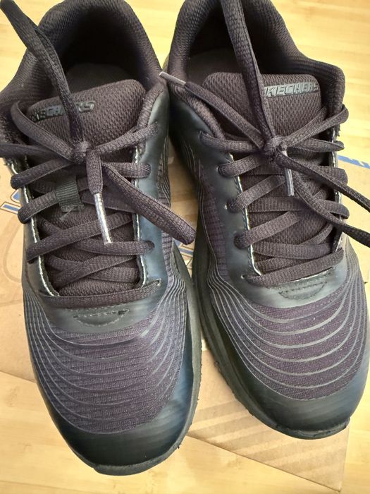 Adidași Skechers negri – mărimea 37 (US 5) – comozi