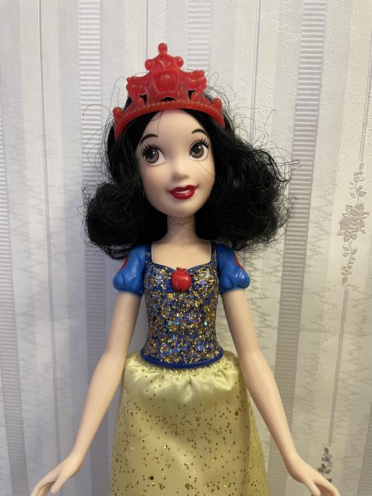 Barbie и Белоснежка Mattel.