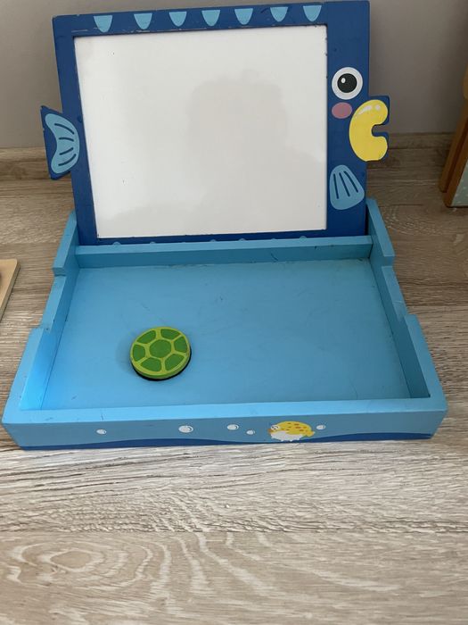 Дървена Двулицева магнитна дъска за рисуван, пъзели кубчета и др.