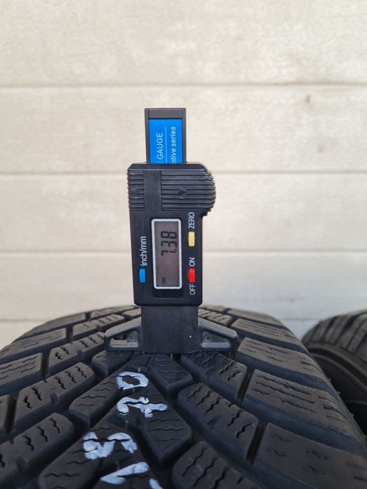 Зимни гуми 2 броя FALKEN EuroWinterHS01 Suv 215 70 R16 дот 1917