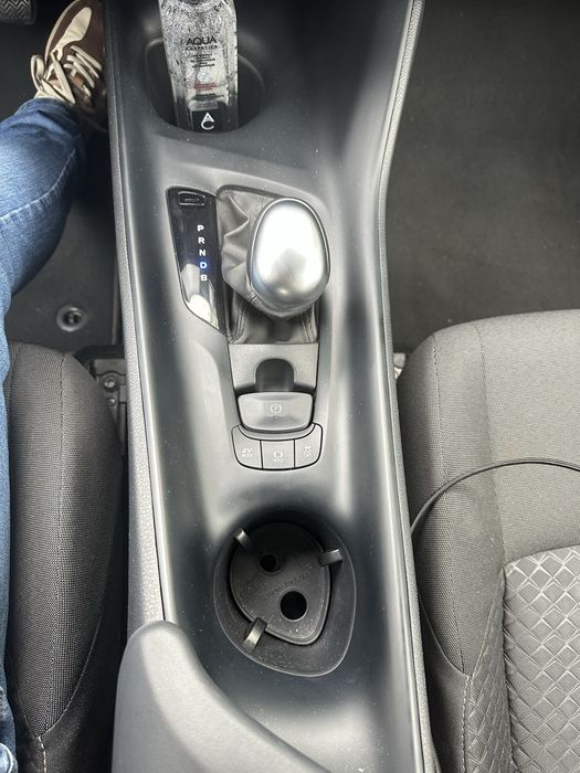 Toyota C-HR CHR hybrid hibrid 1.8