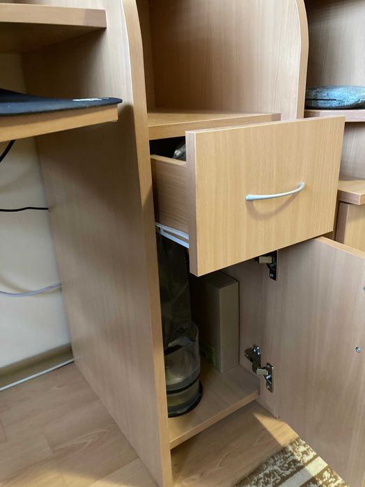 Бюро за офис или дома