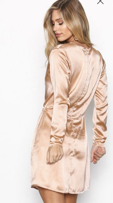 Нова рокля NLY Trend