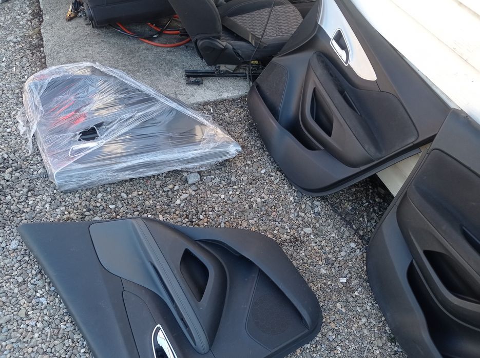 Салон за Опел Мока