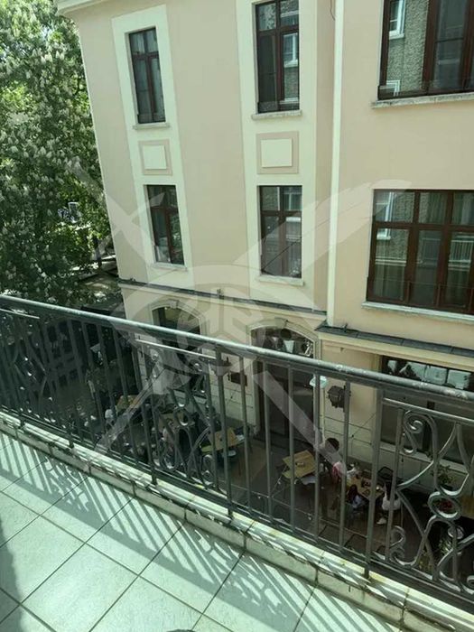 Дава се под наем Офис в София, Център - 100 кв.м за 1495.83 € - Снимка #3