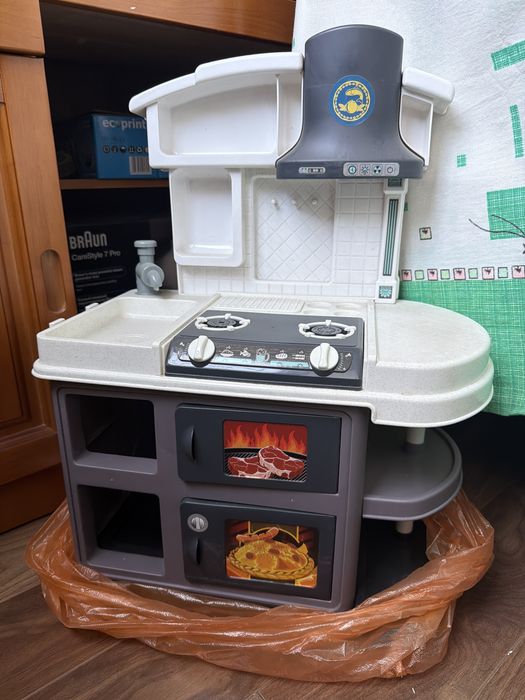 Продам игрушеченую детскую кухню