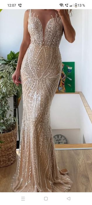 Rochie la comanda cu pietricele
