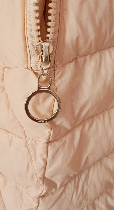 Преходно яке - Pinko