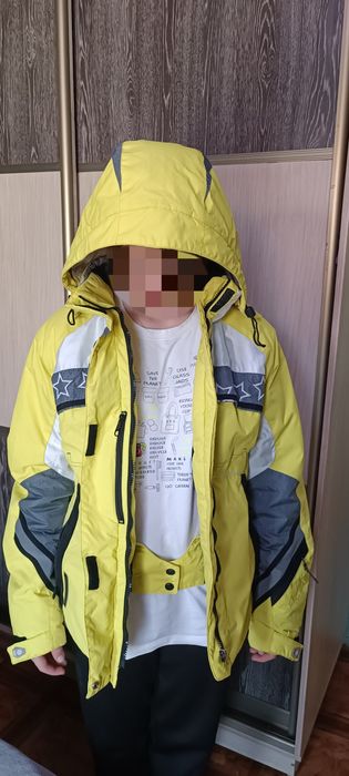 Продам куртки 2 шт не дорого