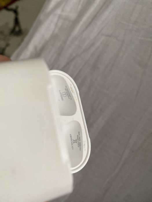 Кейс от оригинал айрподс 1