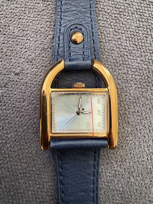 Елегантен дамски часовник FOSSIL - стил и класа за всеки ден