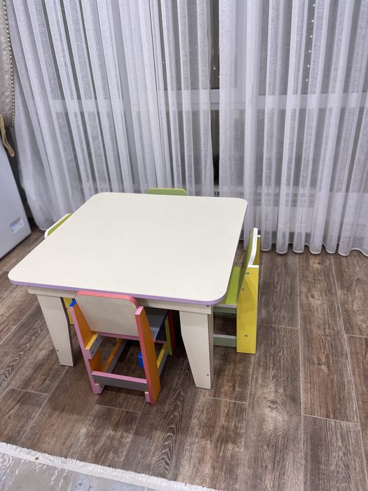 Детский столик со стульями