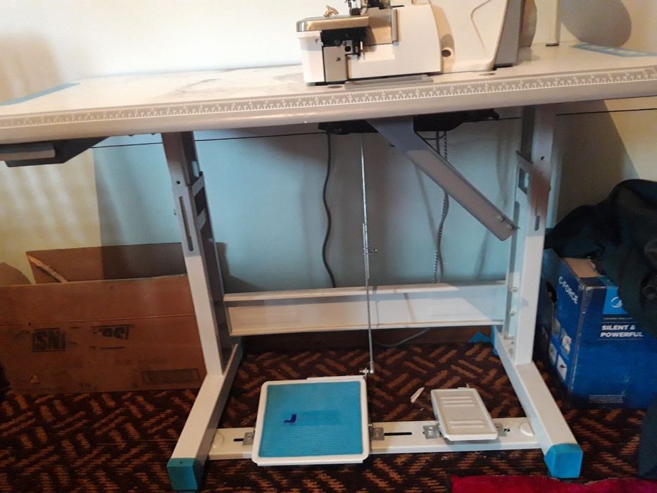 Tikuv mashinasi JACK