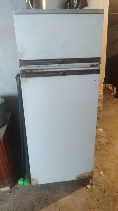 Холадилник сотилади