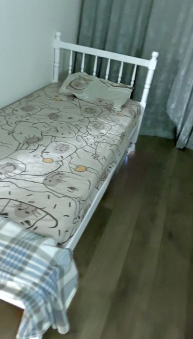 Кровать с матрасом