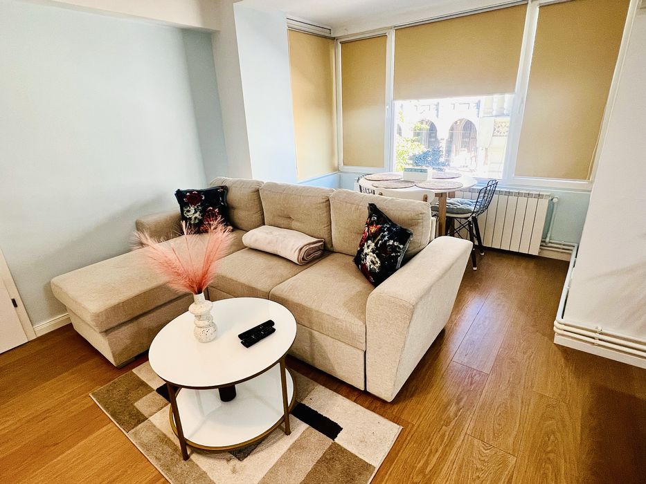 2 camere decomandate – Piața Ovidiu, Peninsula | Etaj 1 | Mobilat