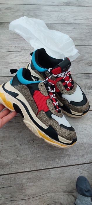 Женская обувь , новая