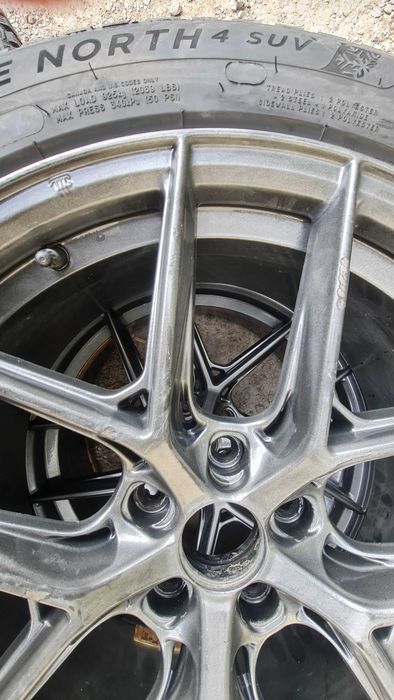 Michelin x-ice north 4. 235 ×55×19