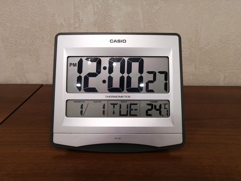 Продаются часы настенные