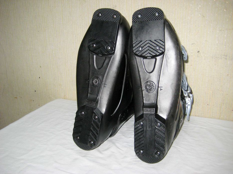 Горнолыжный ботинки NORDICA фирменный размер до 44  идеальном состоян