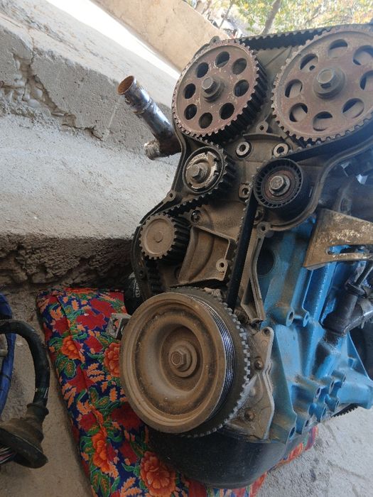 Motor sotiladi Priora