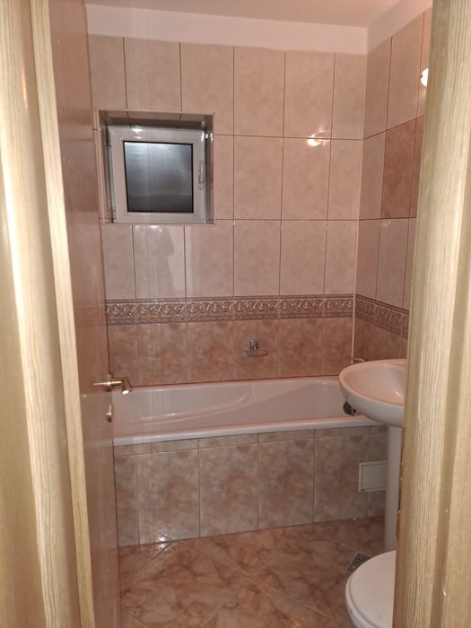 Vand apartament 4 camere – Zona Unirii