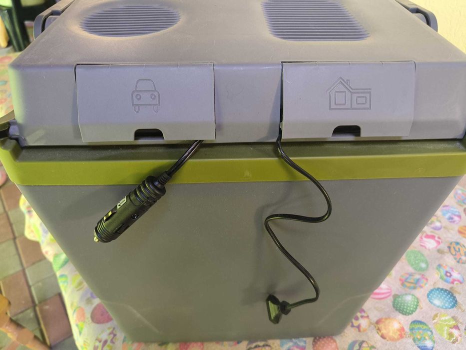 Ladă frigorifică electrică Rocktrail 29L, 12V + 220V, NOUĂ, nefolosită