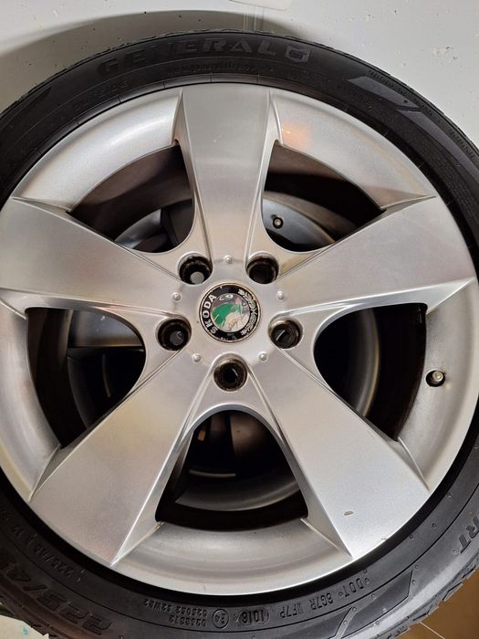 Set de roți complete (jante și anvelope).