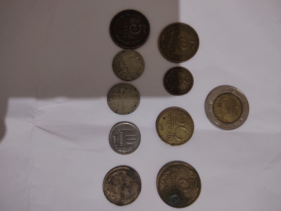 Продам  картину и советские монеты цена договорная