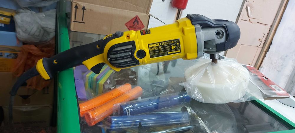 Dewalt полировальная машинка